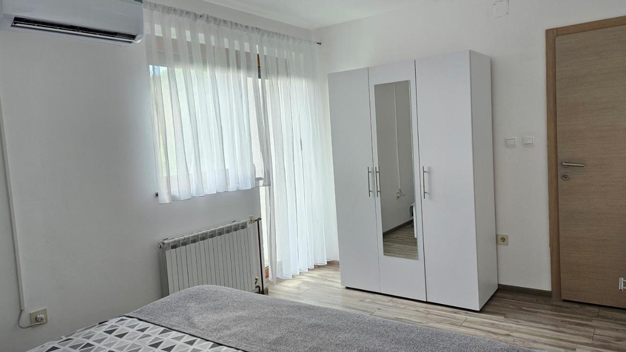 Andrea Apartment